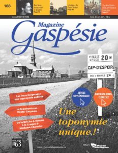 Couverture du Magazine Gaspésie « Une toponymie unique! » : Signalisation routière à Cap-d’Espoir en 1941. Photo : Paul Carpentier. BAnQ, E6, S7, PA3296